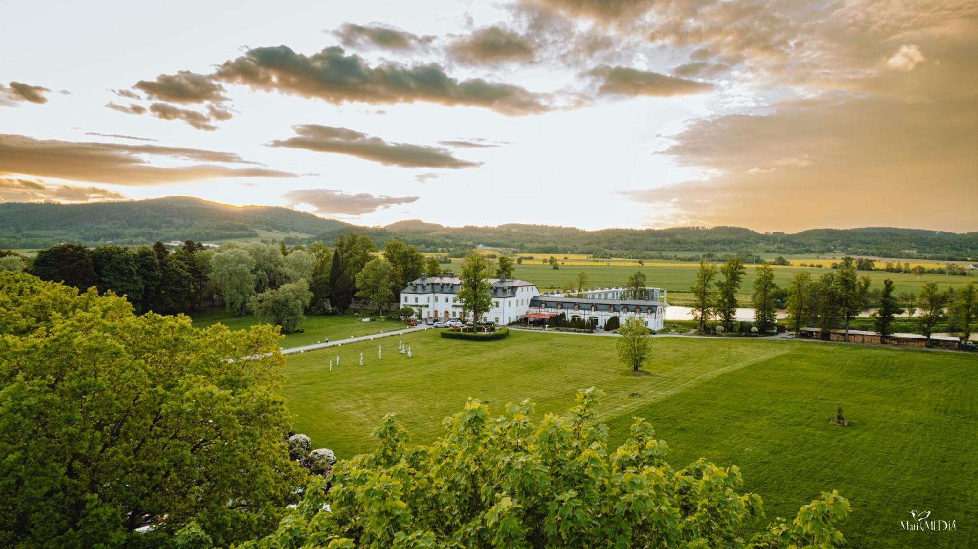 Palac Pakoszow Schlosshotel Wernersdorf Jelenia Gora Bagian luar foto